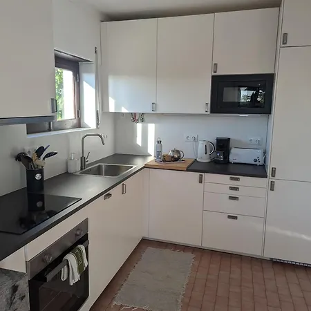 Rustic Retreat - Country With Large Garden, Exquisite Gym, And Nearby The Semesterbostad