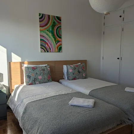 Rustic Retreat - Country With Large Garden, Exquisite Gym, And Nearby The 度假居 *