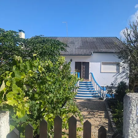 Semesterbostad Rustic Retreat - Country With Large Garden, Exquisite Gym, And Nearby The Ericeira