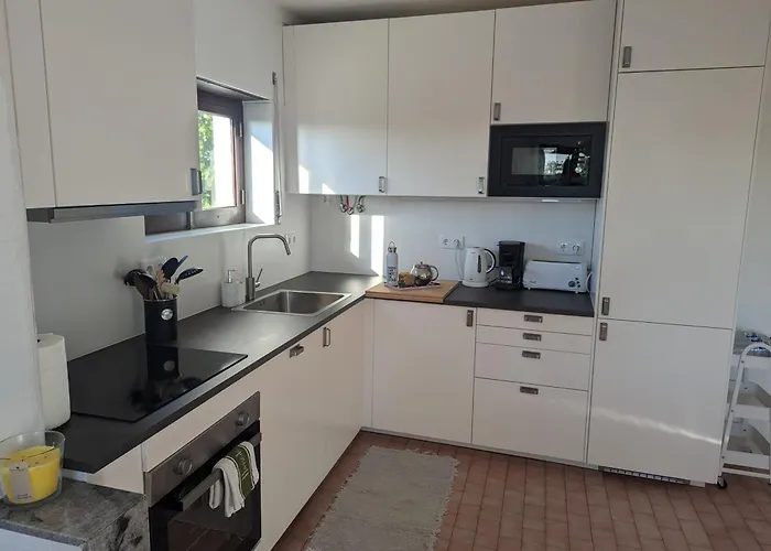 Rustic Retreat - Country With Large Garden, Exquisite Gym, And Nearby The Hébergement de vacances