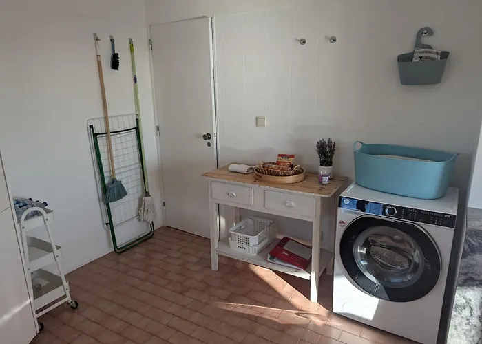 Hébergement de vacances Rustic Retreat - Country With Large Garden, Exquisite Gym, And Nearby The *