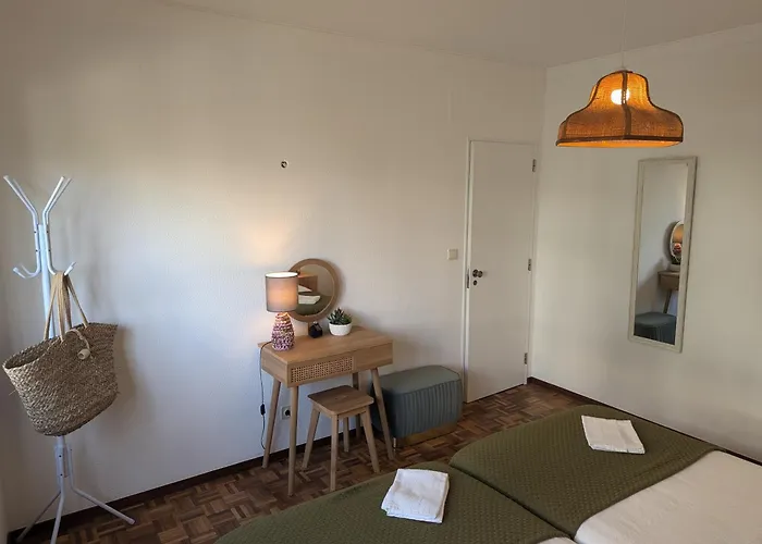 Hébergement de vacances Rustic Retreat - Country With Large Garden, Exquisite Gym, And Nearby The